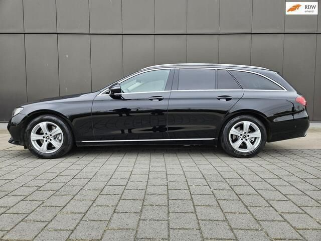 Zwart Gebruikt 2017 Mercedes 200 Premium Plus Stationwagen | € 23.750 (Super prijs) - Afbeelding 1/4