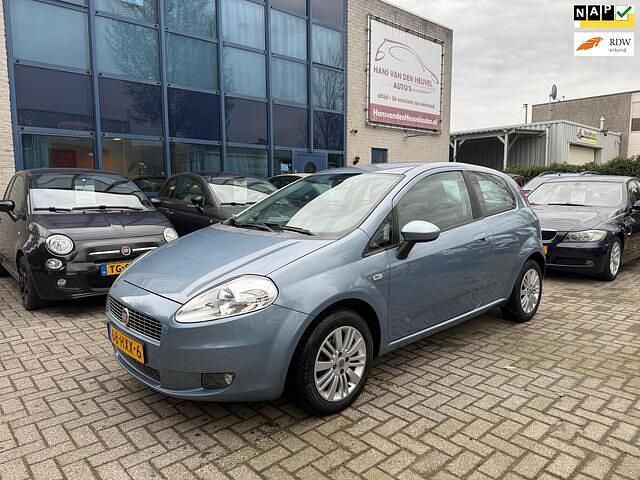 Blauw Occasion 2009 Fiat Grande Punto Lusso Hatchback | € 2.495 (Eerlijke prijs) - Afbeelding 1/4