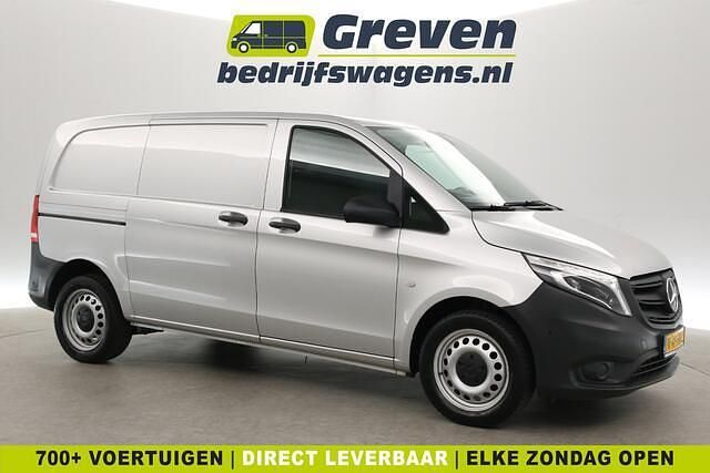 Zilver Occasion 2022 Mercedes Vito Van | € 21.000 (Super prijs) - Afbeelding 1/4