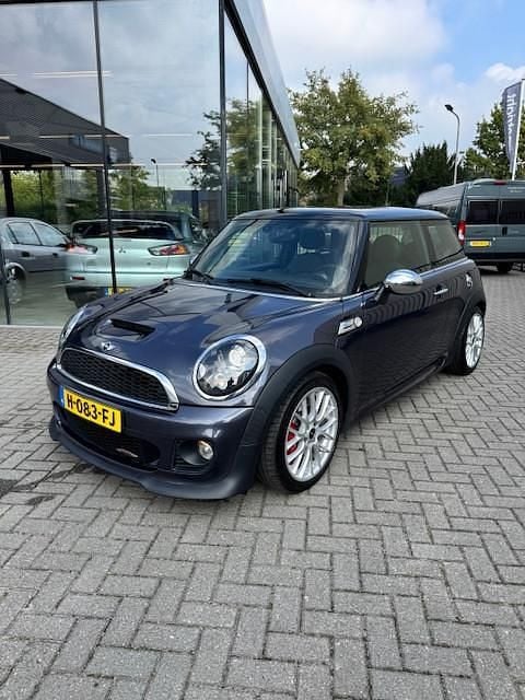 Grijs Gebruikt 2012 Mini John Cooper Works Hatchback | € 11.450 (Eerlijke prijs) - Afbeelding 1/4
