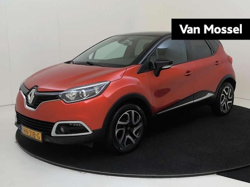 Twotone rouge flamme / noir e Gebruikt 2015 Renault Captur Dynamique SUV | € 10.740 (Eerlijke prijs) - Afbeelding 1/4