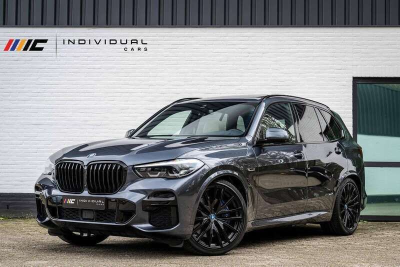 Grijs Gebruikt 2021 BMW X5 M Sport SUV | € 69.995 (Eerlijke prijs) - Afbeelding 1/4