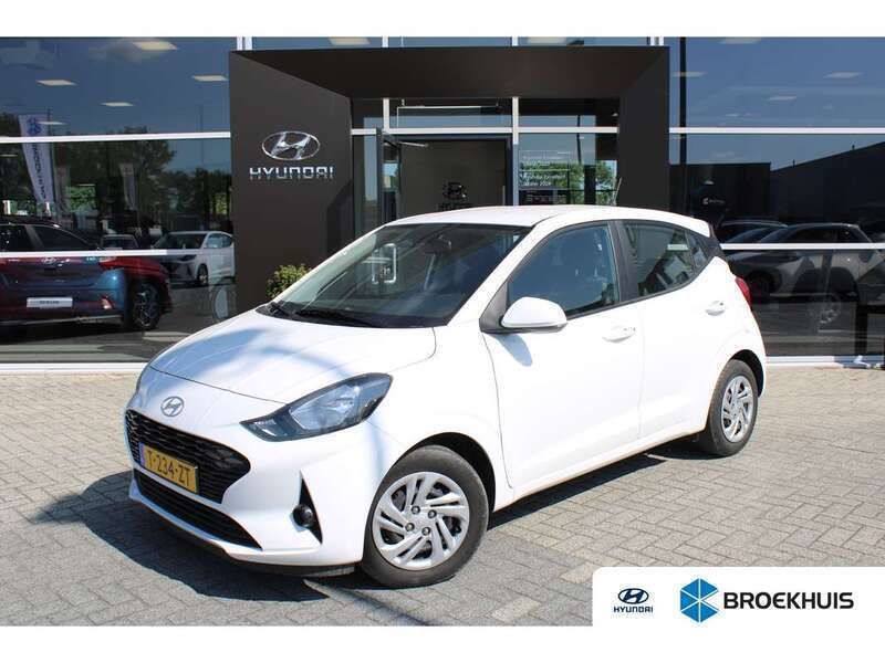 Wit Gebruikt 2023 Hyundai i10 Comfort Hatchback | € 14.950 (Eerlijke prijs) - Afbeelding 1/4