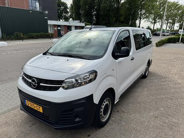 Wit Gebruikt 2023 Opel Vivaro-e Combi Van | € 22.900 (Super prijs) - Afbeelding 1/4
