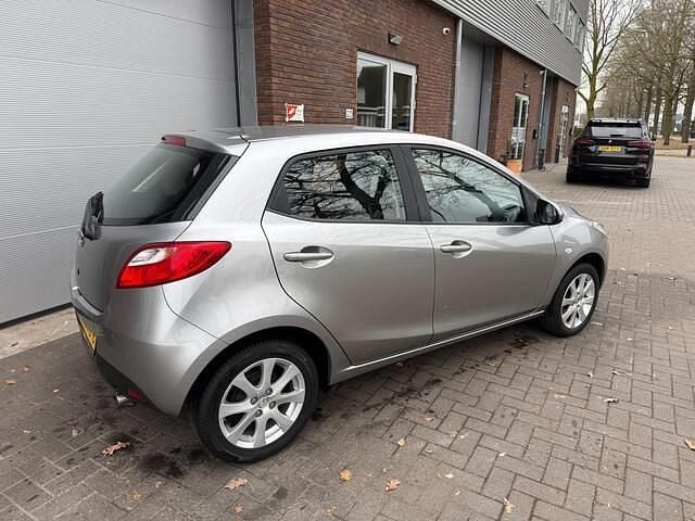 Occasion Mazda 2 75 PK (55 kW) 2011 Grijs (metallic) Hatchback