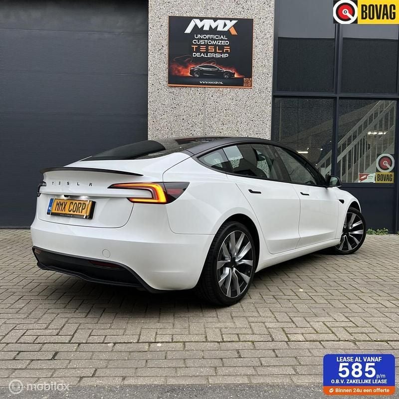 Wit Gebruikt 2024 Tesla Model 3 Standard Range Plus Sedan | € 36.500 (Iets duurder) - Afbeelding 1/4