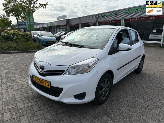 Wit Gebruikt 2014 Toyota Yaris Hatchback | € 7.450 (Eerlijke prijs) - Afbeelding 1/4