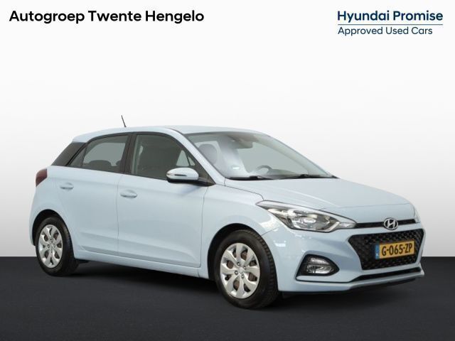 Wit metallic (blauw metallic) Gebruikt 2020 Hyundai i20 Hatchback | € 11.900 (Eerlijke prijs) - Afbeelding 1/1