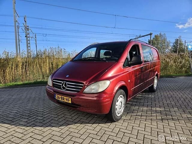 Rood Gebruikt 2004 Mercedes Vito MPV | € 2.950 (Eerlijke prijs) - Afbeelding 1/4