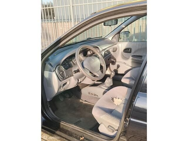 Occasion Renault Mégane Authentique 95 PK (69 kW) 2001 Zwart Hatchback