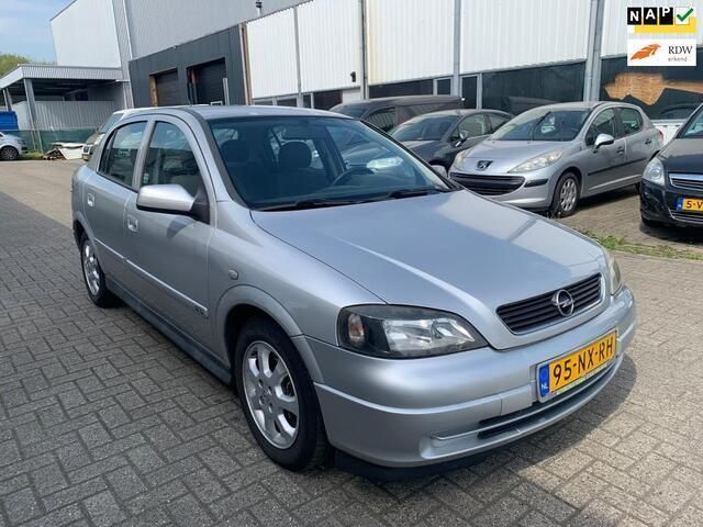 Grijs Gebruikt 2004 Opel Astra Njoy Hatchback | € 1.150 (Goede deal) - Afbeelding 1/4
