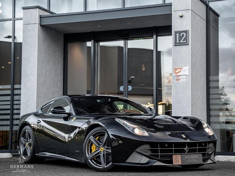 Zwart Gebruikt 2013 Ferrari F12 Coupé | € 184.950 - Afbeelding 1/4