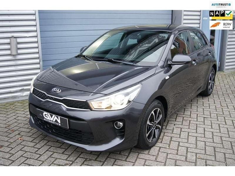 Grijs Gebruikt 2017 Kia Rio Hatchback | € 13.450 (Goede deal) - Afbeelding 1/4