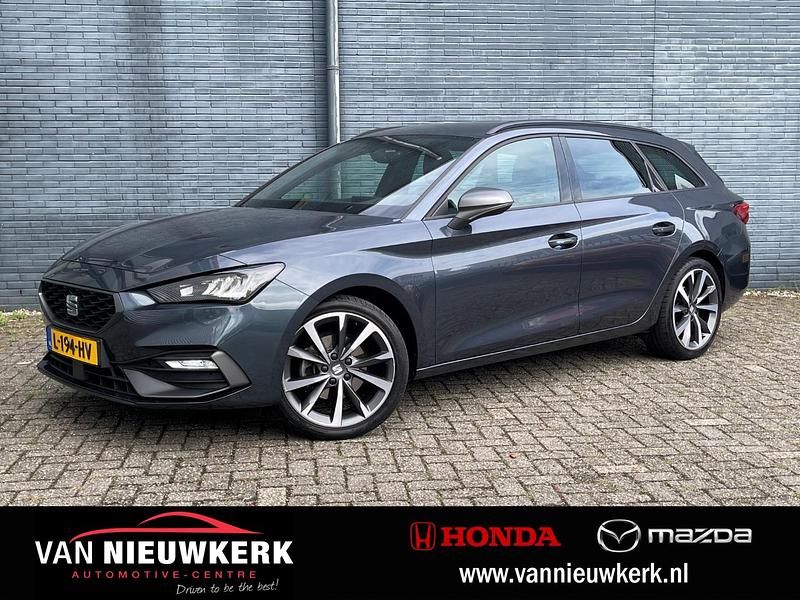 Grijs Gebruikt 2020 Seat Leon FR Stationwagen | € 19.440 (Eerlijke prijs) - Afbeelding 1/4