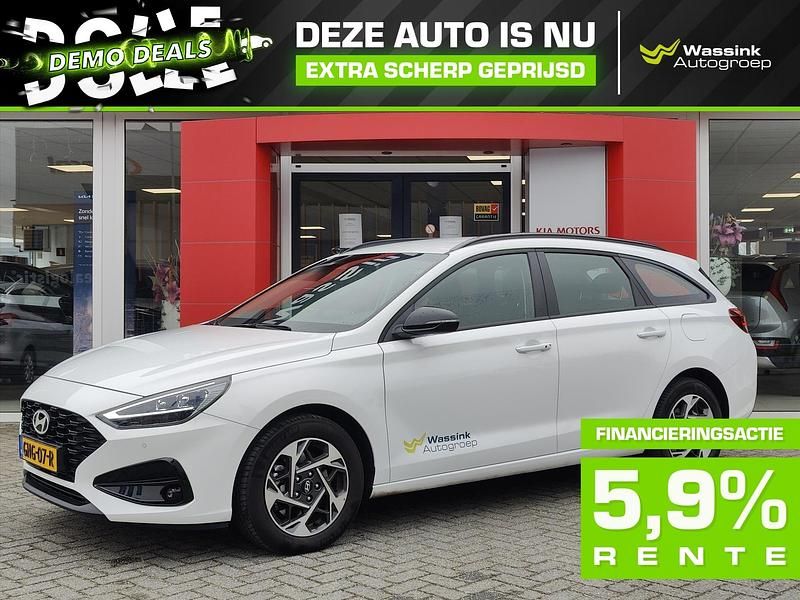Wit Gebruikt 2024 Hyundai i30 Comfort Stationwagen | € 22.699 - Afbeelding 1/3