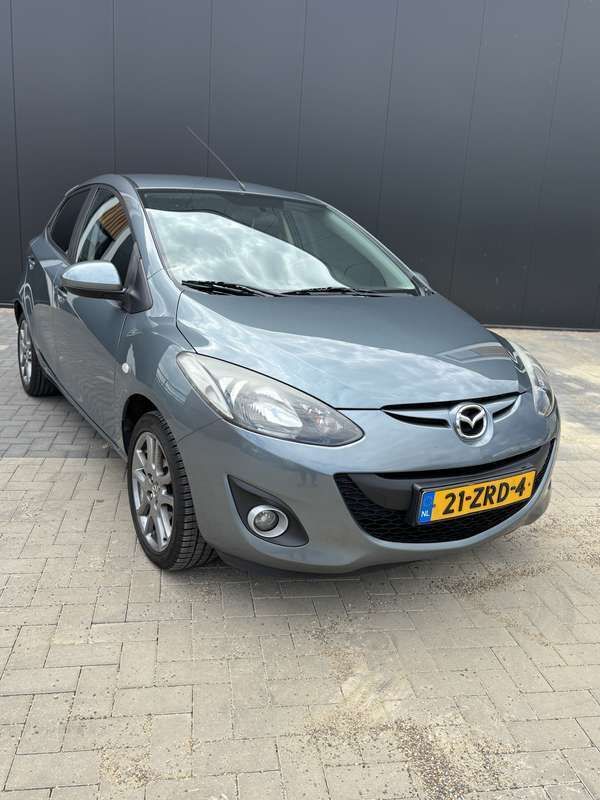 Grijs Gebruikt 2013 Mazda 2 Hatchback | € 2.800 (Super prijs) - Afbeelding 1/4