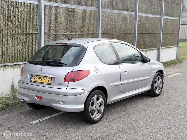 Occasion Peugeot 206 88 PK (64 kW) 2004 Grijs Hatchback