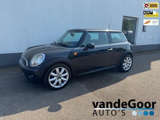 Zwart, metallic lak Gebruikt 2008 Mini ONE Hatchback | € 2.450 (Eerlijke prijs) - Afbeelding 1/4