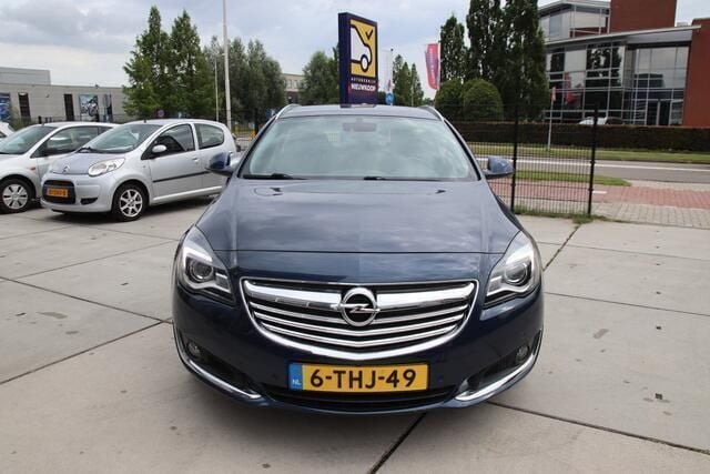 Blauw Gebruikt 2014 Opel Insignia Edition Stationwagen | € 11.946 (Duur) - Afbeelding 1/4