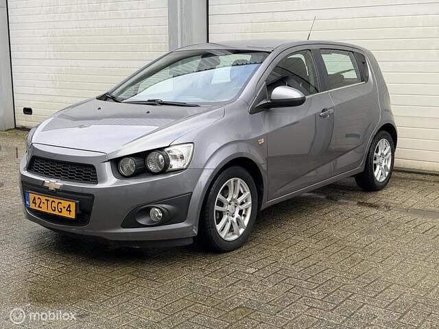 Grijs Gebruikt 2012 Chevrolet Aveo LT Hatchback | € 1.999 (Super prijs) - Afbeelding 1/4