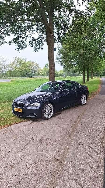 Blauw Gebruikt 2007 BMW 325 M Sport Coupé | € 7.500 (Eerlijke prijs) - Afbeelding 1/4