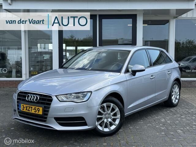Grijs Gebruikt 2014 Audi A3 Sportback Attraction Hatchback | € 9.995 (Iets duurder) - Afbeelding 1/4