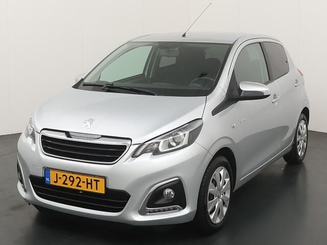 Grijs Gebruikt 2020 Peugeot 108 Style Hatchback | € 9.950 (Eerlijke prijs) - Afbeelding 1/4