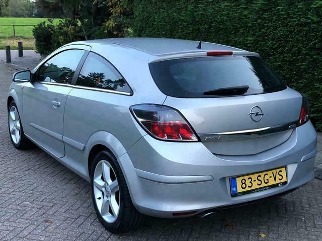 Occasion Opel Astra GTC Sport 105 PK (77 kW) 2006 Grijs Hatchback