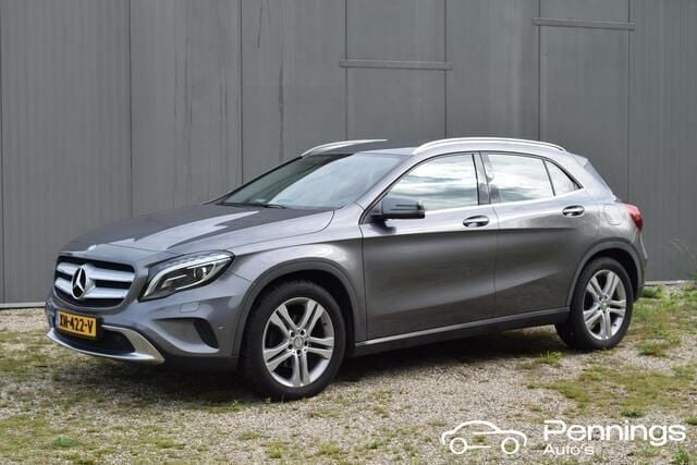 Grijs Gebruikt 2015 Mercedes GLA180 Prestige SUV | € 17.750 (Eerlijke prijs) - Afbeelding 1/4