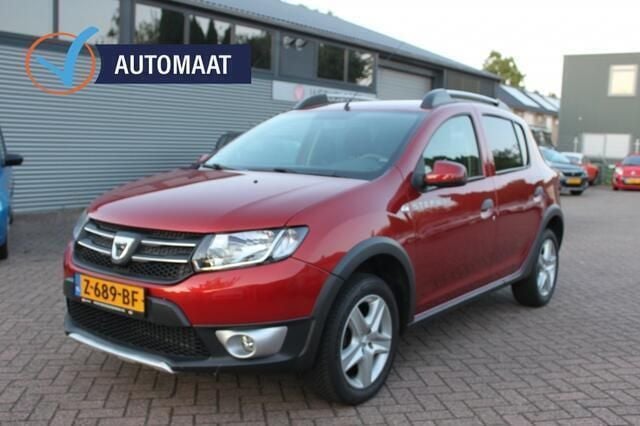 Rood Gebruikt 2016 Dacia Sandero Hatchback | € 9.750 (Eerlijke prijs) - Afbeelding 1/4