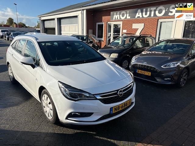 Wit Gebruikt 2017 Opel Astra Business Stationwagen | € 4.950 (Goede deal) - Afbeelding 1/4