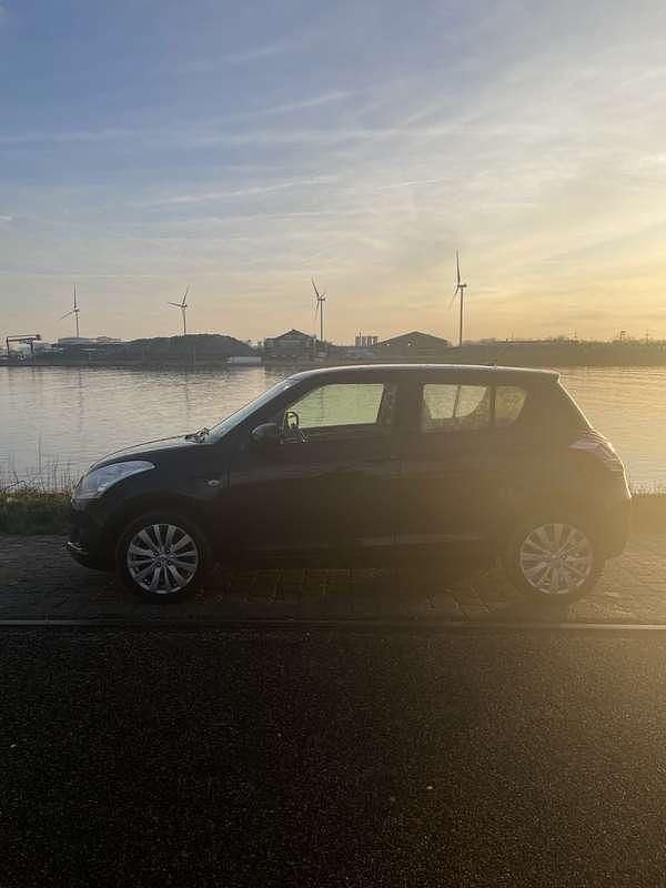 Occasion Suzuki Swift Exclusive 94 PK (69 kW) 2013 Zwart Hatchback