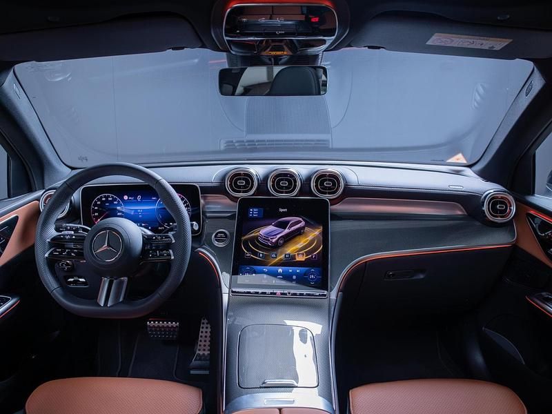 Occasion Mercedes GLC300 AMG line 313 PK (230 kW) 2025 Zwart SUV