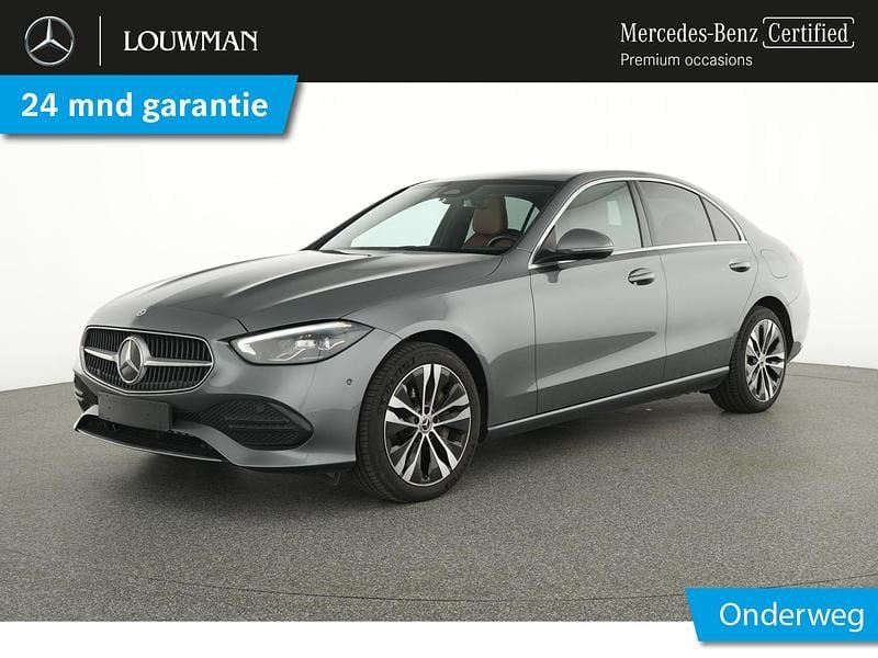 Grijs Occasion 2023 Mercedes C300e Luxury Sedan | € 41.945 (Goede deal) - Afbeelding 1/4