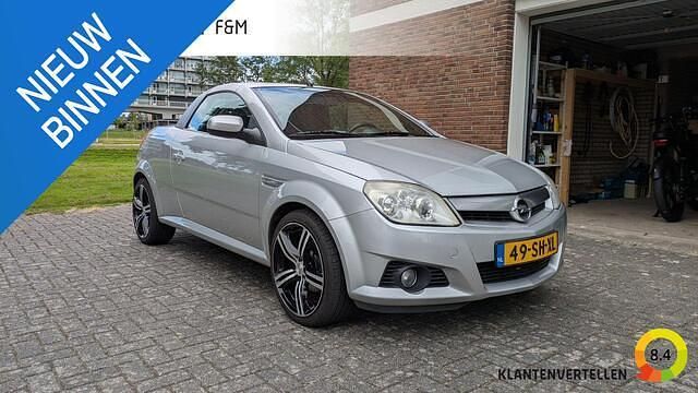 Grijs Occasion 2006 Opel Tigra Cabriolet | € 3.950 (Duur) - Afbeelding 1/4
