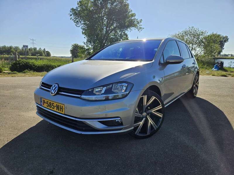Grijs Gebruikt 2017 VW Golf VII Comfortline Stationwagen | € 14.250 (Duur) - Afbeelding 1/4