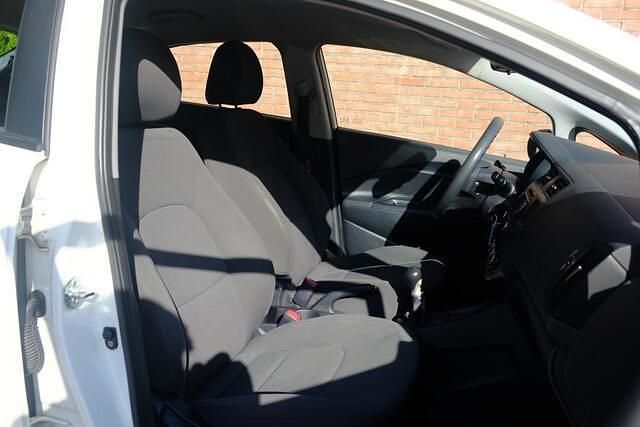 Wit Gebruikt 2012 Kia Rio Comfort Hatchback | € 2.900 (Goede deal) - Afbeelding 1/1