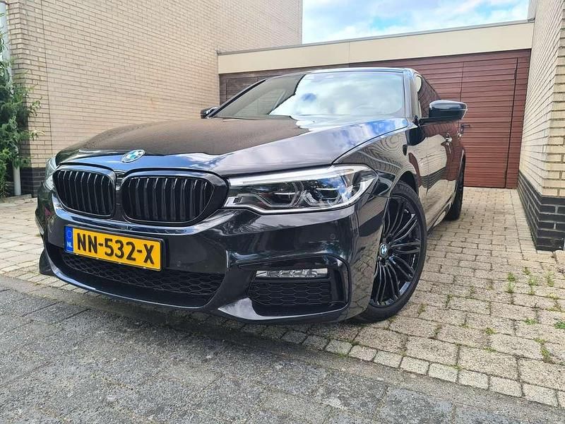 Zwart Gebruikt 2017 BMW 530 M Performance Sedan | € 20.999 (Iets duurder) - Afbeelding 1/4