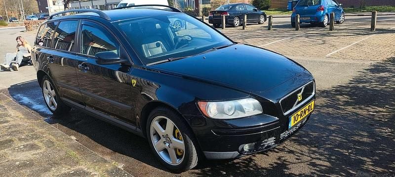Zwart Gebruikt 2005 Volvo V50 Kinetic Stationwagen | € 3.900 (Eerlijke prijs) - Afbeelding 1/4