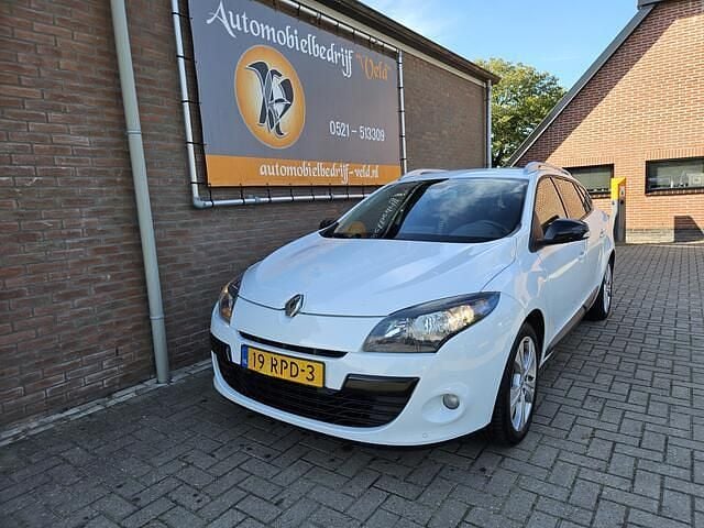 Wit Gebruikt 2011 Renault Mégane GrandTour Stationwagen | € 2.445 (Goede deal) - Afbeelding 1/4