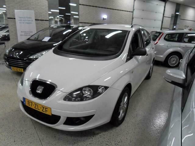Wit Gebruikt 2008 Seat Altea XL MPV | € 4.750 (Duur) - Afbeelding 1/4