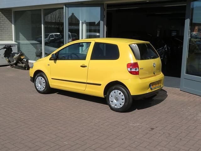 Occasion VW Fox Trendline 54 PK (39 kW) 2006 Geel Hatchback