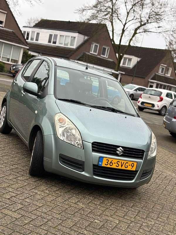 Groen Gebruikt 2011 Suzuki Splash Comfort Hatchback | € 3.000 (Goede deal) - Afbeelding 1/4
