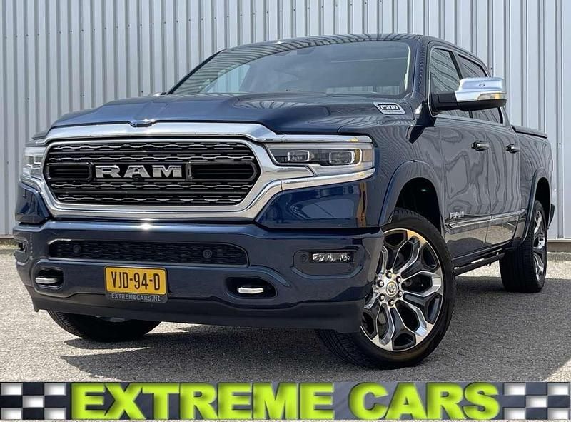 Blauw Gebruikt 2022 Dodge Ram Limited Pickup | € 59.950 (Eerlijke prijs) - Afbeelding 1/4