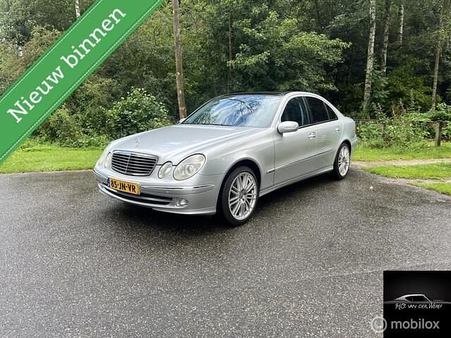 Grijs Gebruikt 2002 Mercedes E240 Avantgarde Sedan | € 2.250 (Goede deal) - Afbeelding 1/4