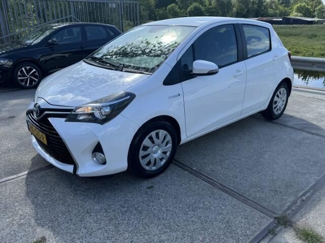 Wit Gebruikt 2015 Toyota Yaris Hatchback | € 12.400 (Eerlijke prijs) - Afbeelding 1/4