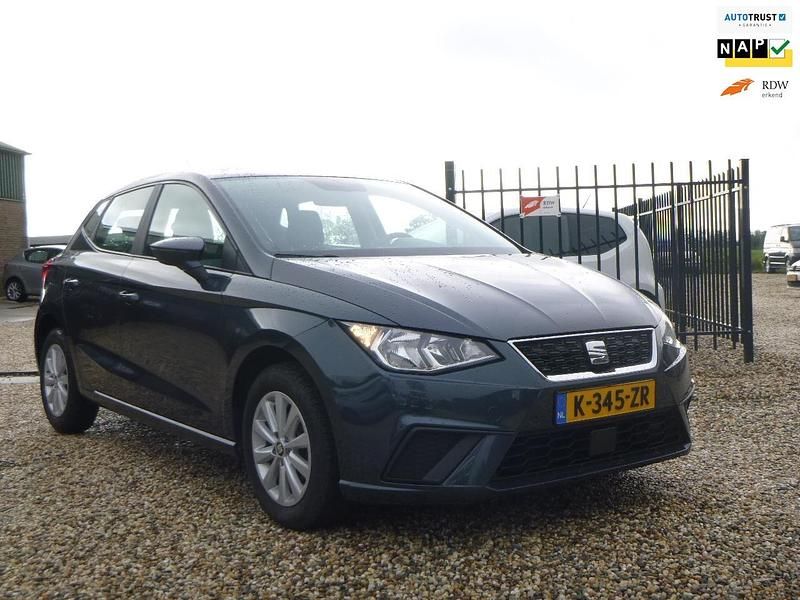 Grijs Gebruikt 2021 Seat Ibiza Style Hatchback | € 11.450 (Eerlijke prijs) - Afbeelding 1/4