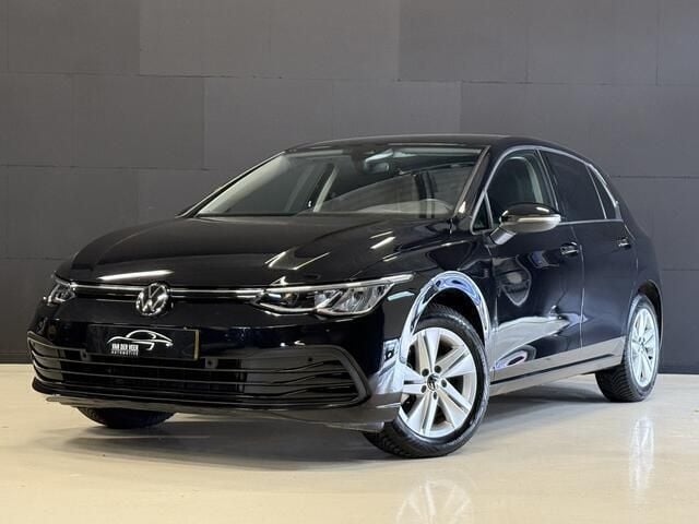 Zwart Gebruikt 2023 VW Golf VIII Business Hatchback | € 25.880 (Eerlijke prijs) - Afbeelding 1/4