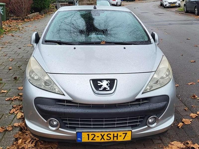 Grijs Gebruikt 2008 Peugeot 207 Cabriolet | € 3.000 (Eerlijke prijs) - Afbeelding 1/4