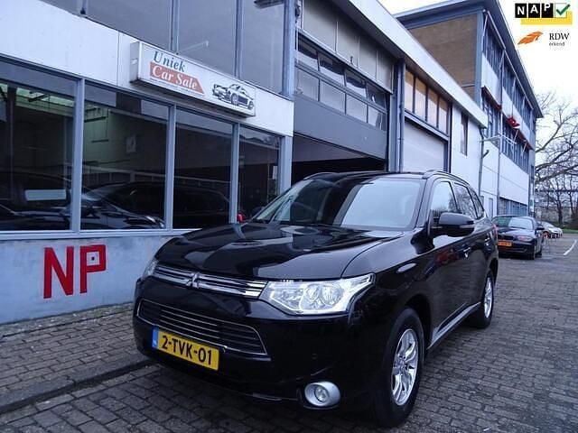 Zwart Occasion 2014 Mitsubishi Outlander Edition SUV | € 7.499 (Eerlijke prijs) - Afbeelding 1/4